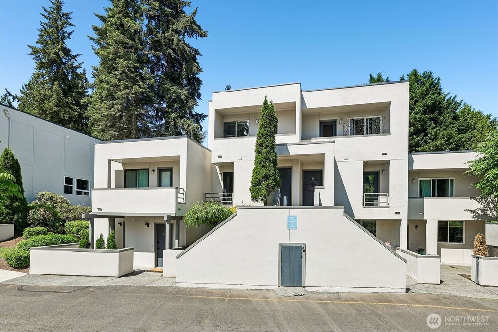 Photo of 17001 Inglewood Road NE #N209, Kenmore, WA 98028 (MLS # 2530549)