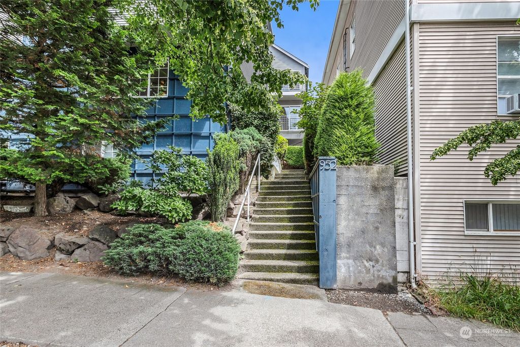 Photo of 952 N 35th Street #303, Seattle, WA 98103 (MLS # 2129181)