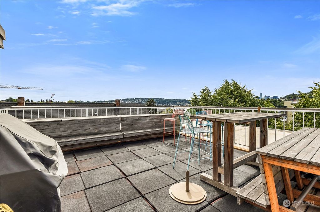 Photo of 952 N 35th Street #303, Seattle, WA 98103 (MLS # 2129181)