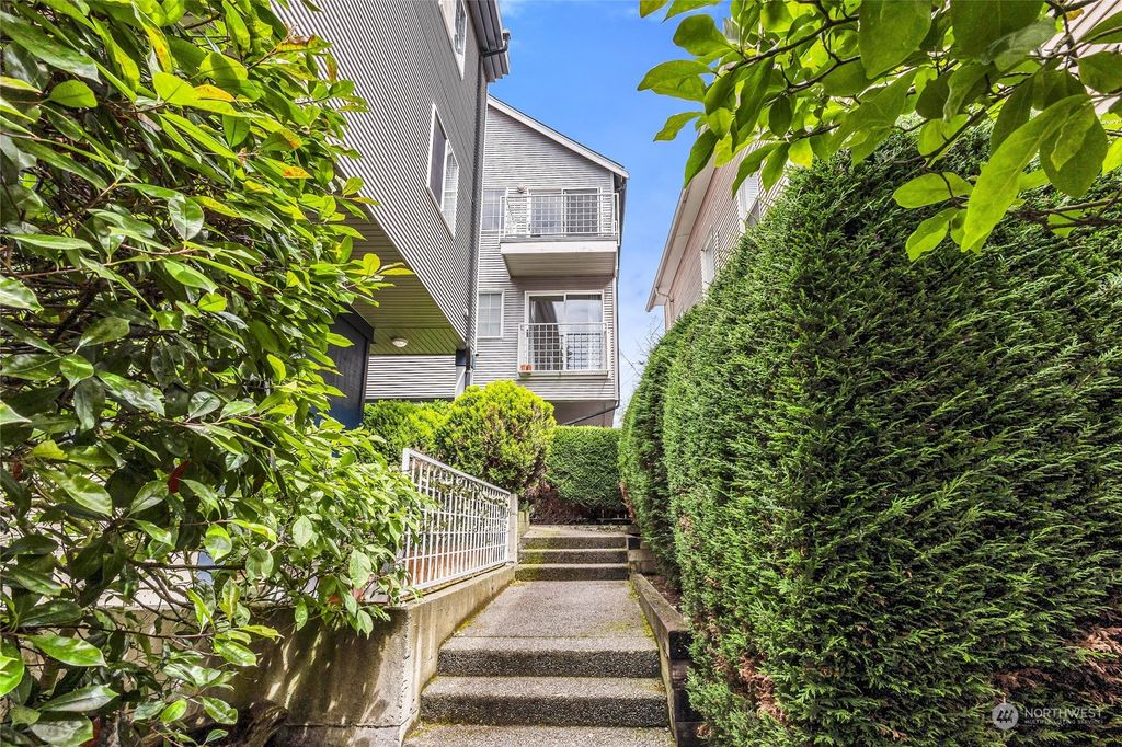 Photo of 952 N 35th Street #303, Seattle, WA 98103 (MLS # 2129181)