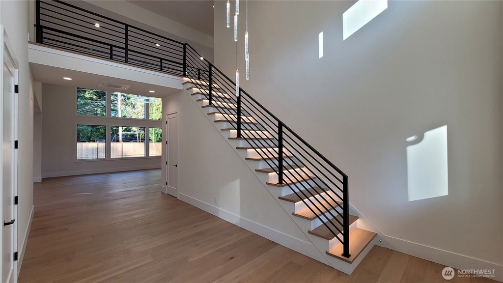 Photo of 16906 NE 14th Street, Bellevue, WA 98008 (MLS # 2569637)