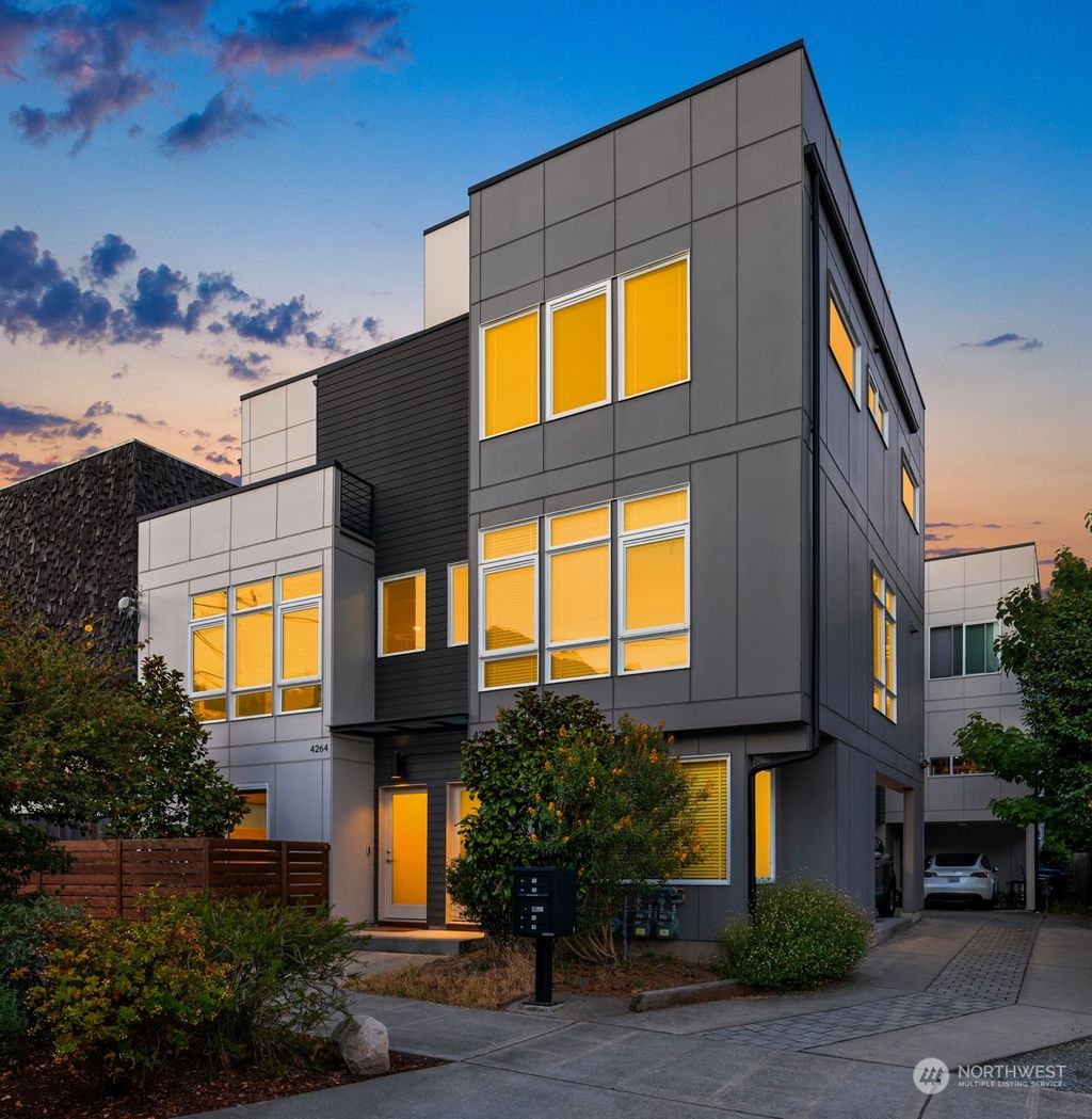 Photo of 4264 Linden Avenue N, Seattle, WA 98103 (MLS # 2152273)