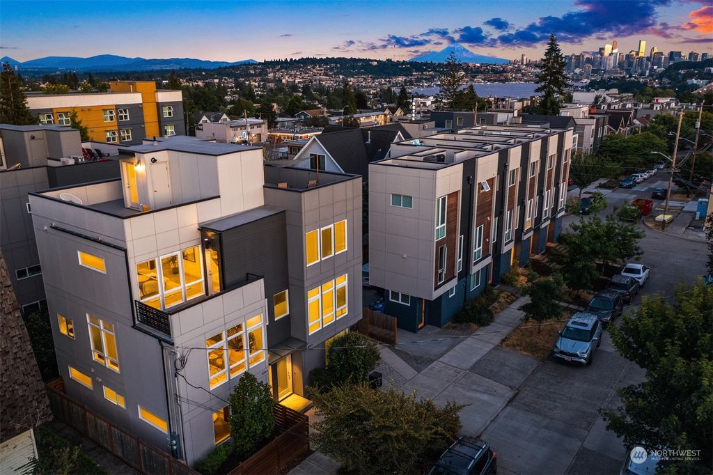 Photo of 4264 Linden Avenue N, Seattle, WA 98103 (MLS # 2152273)