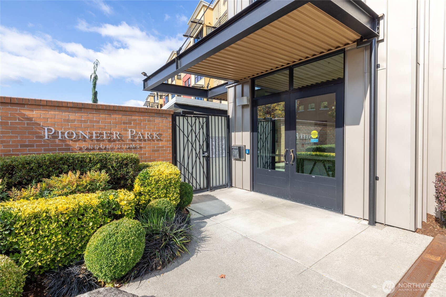 210 W Pioneer Avenue 207