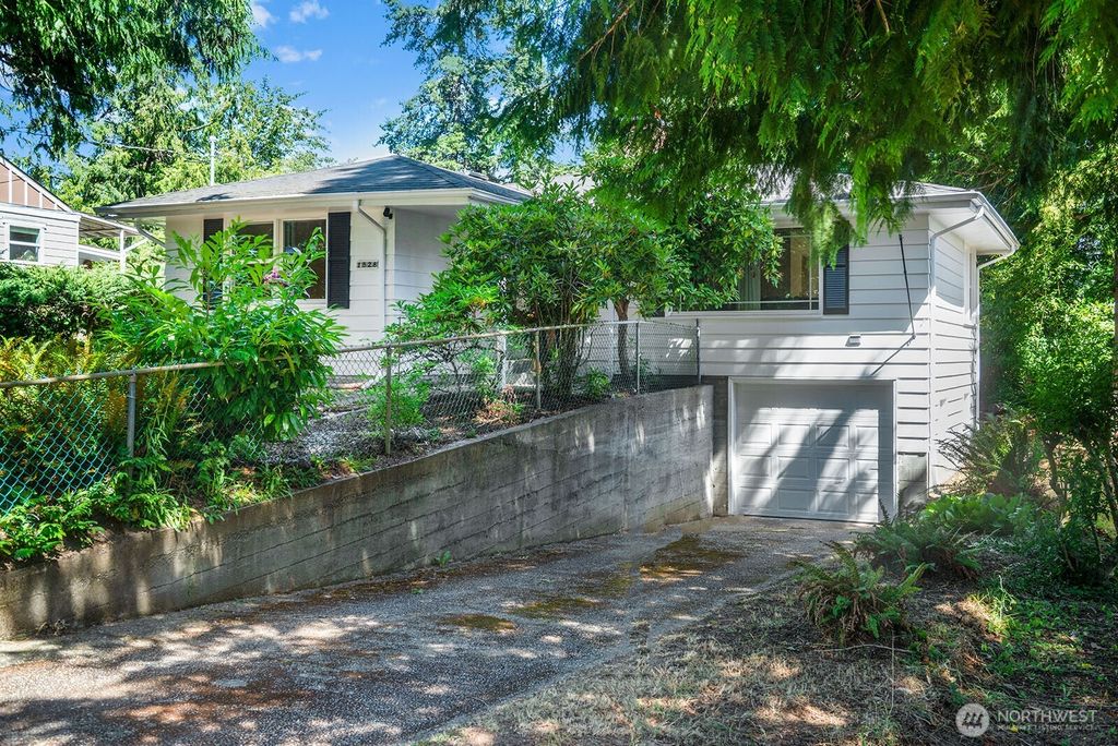 Photo of 1528 NE 166th Street, Shoreline, WA 98155 (MLS # 2404859)