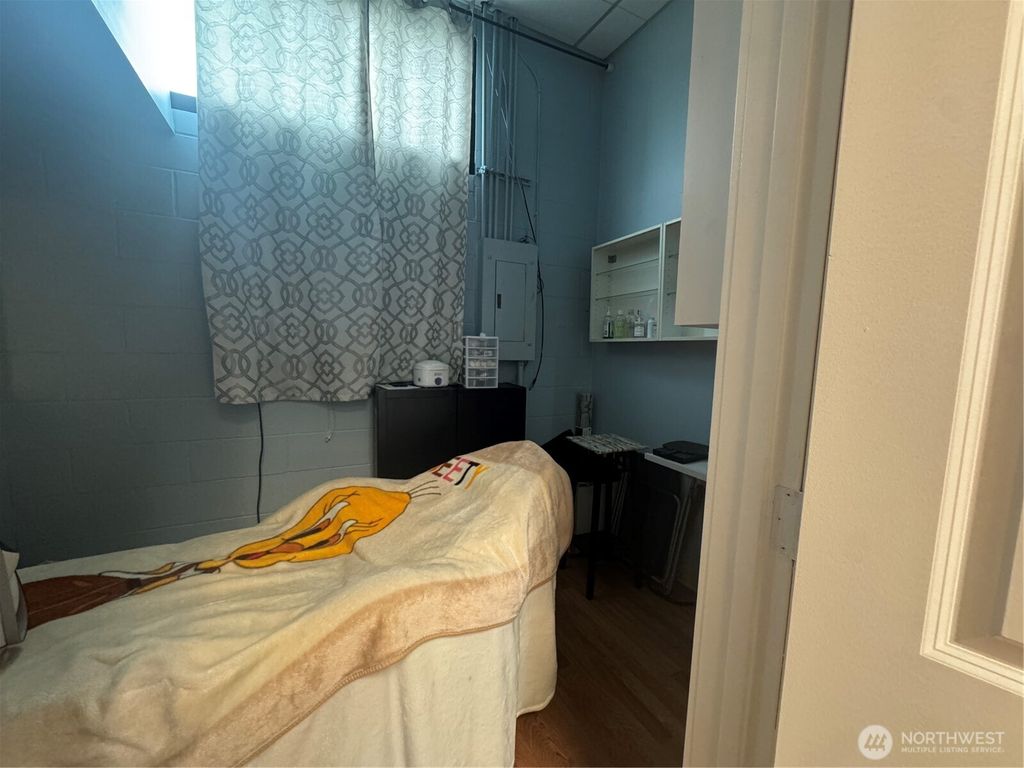 Photo of 123 NE 20th St, Bellevue, WA 98007 (MLS # 2495410)