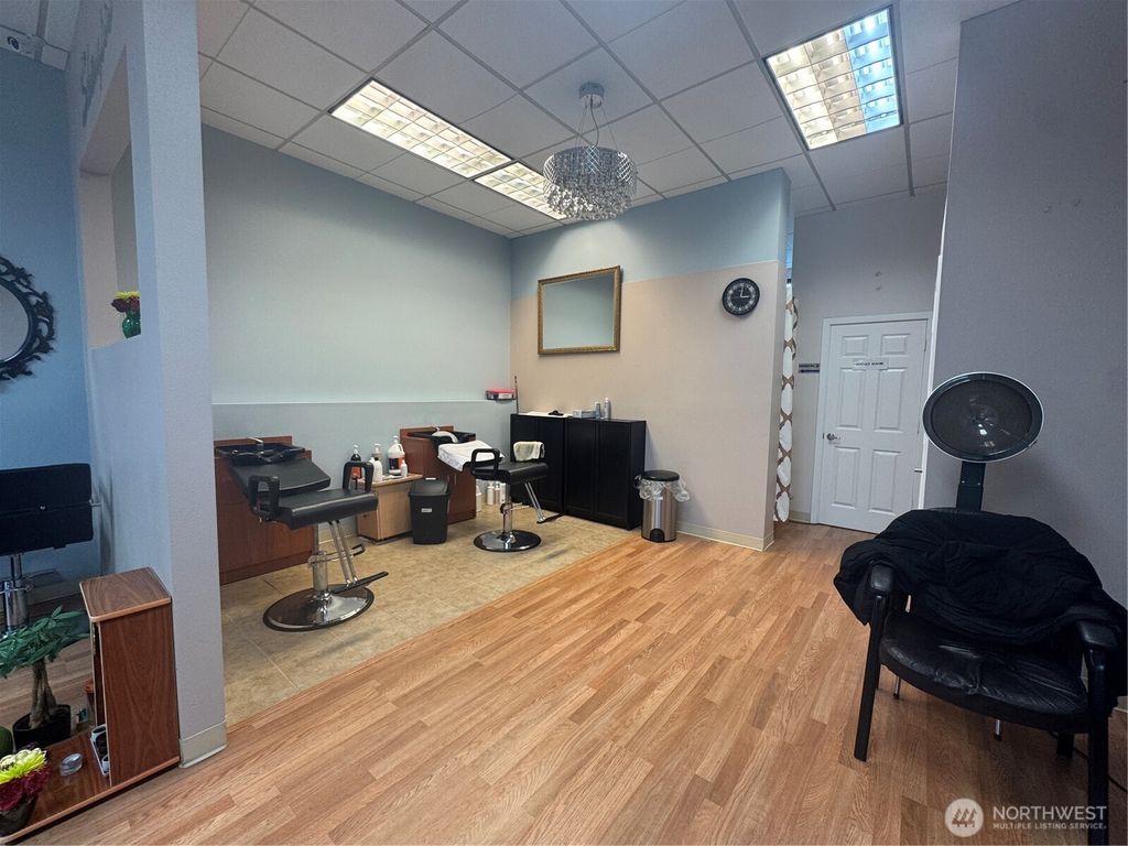 Photo of 123 NE 20th St, Bellevue, WA 98007 (MLS # 2495410)