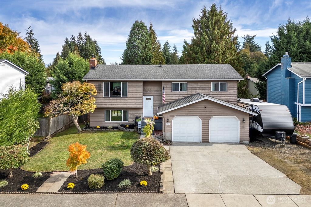 Photo of 12827 47th Avenue SE, Everett, WA 98208 (MLS # 2445733)