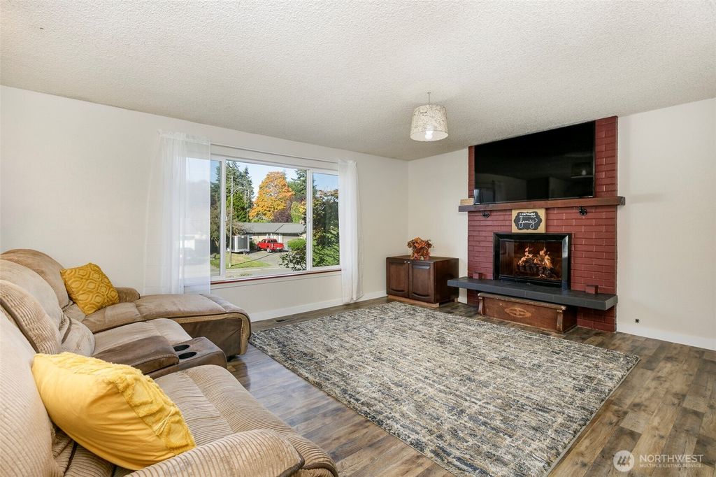 Photo of 12827 47th Avenue SE, Everett, WA 98208 (MLS # 2445733)