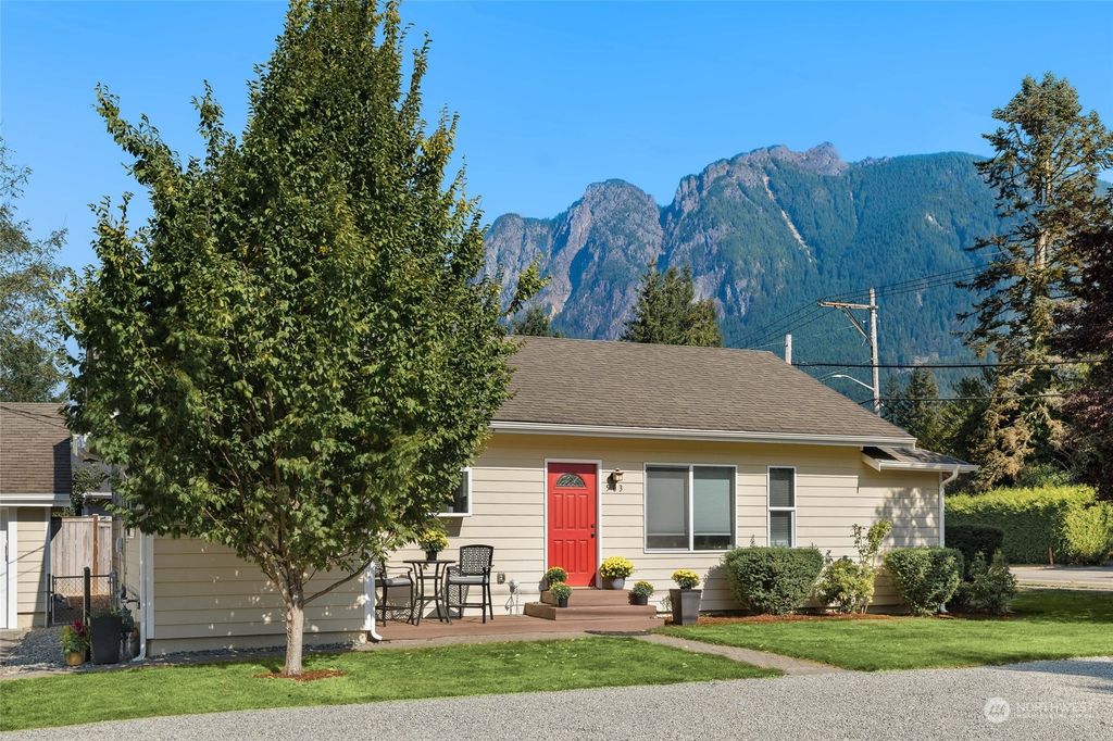 Photo of 503 Ballarat Avenue N, North Bend, WA 98045 (MLS # 2005795)