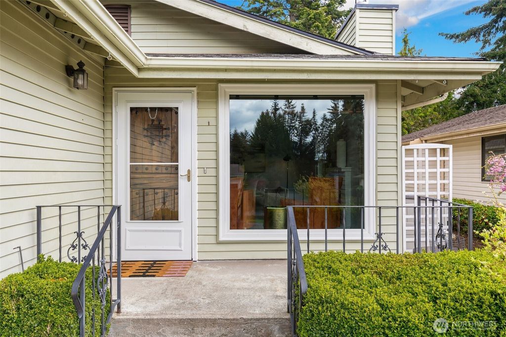 Photo of 24610 11th Avenue S, Des Moines, WA 98198 (MLS # 2349249)
