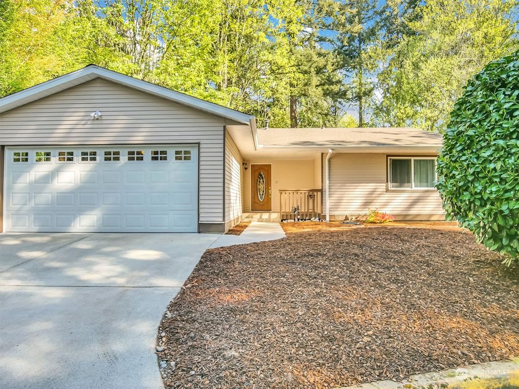 Photo of 12118 NE 150 Street, Kirkland, WA 98034 (MLS # 2234028)