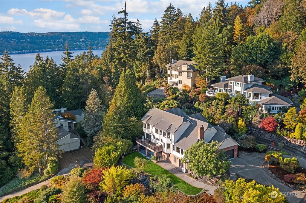 Photo of 6328 NE 138th Place, Kirkland, WA 98034 (MLS # 2034874)