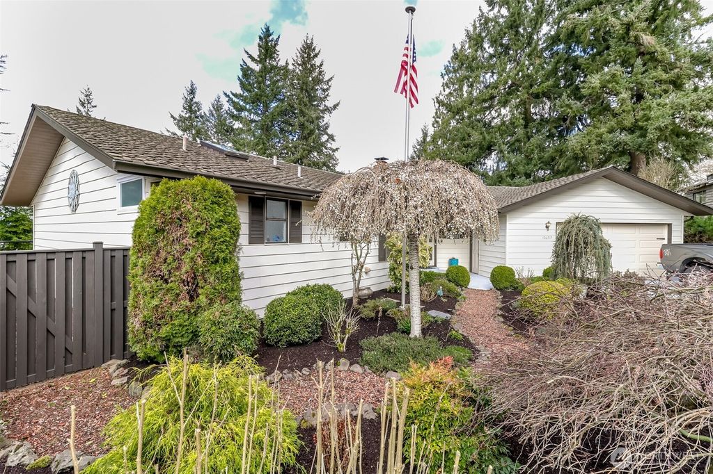 Photo of 10602 SE 325th Place, Auburn, WA 98092 (MLS # 2496222)