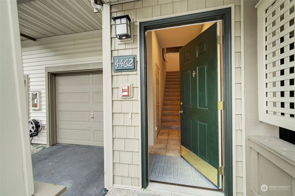 Photo of 4462 248th Lane SE, Sammamish, WA 98029 (MLS # 2126738)