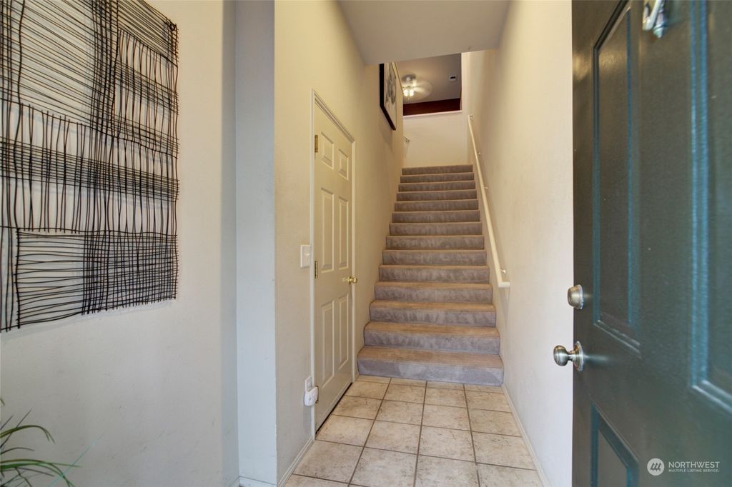 Photo of 4462 248th Lane SE, Sammamish, WA 98029 (MLS # 2126738)