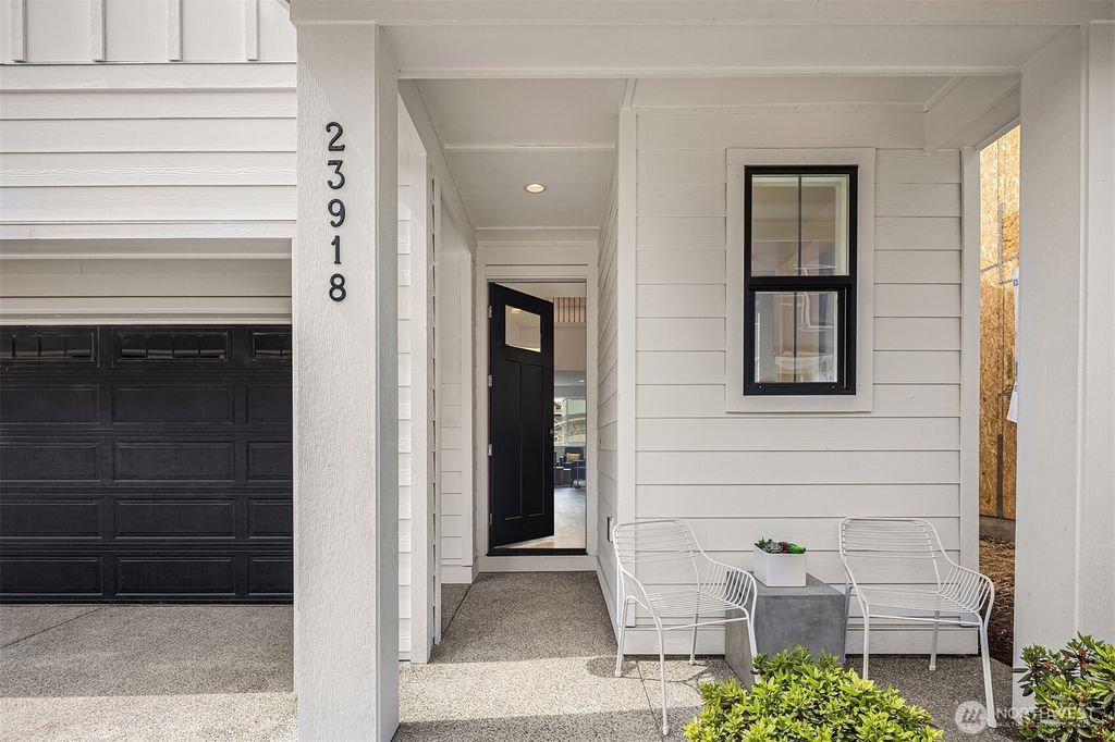 Photo of 23918 38th Avenue SE, Bothell, WA 98021 (MLS # 2317020)