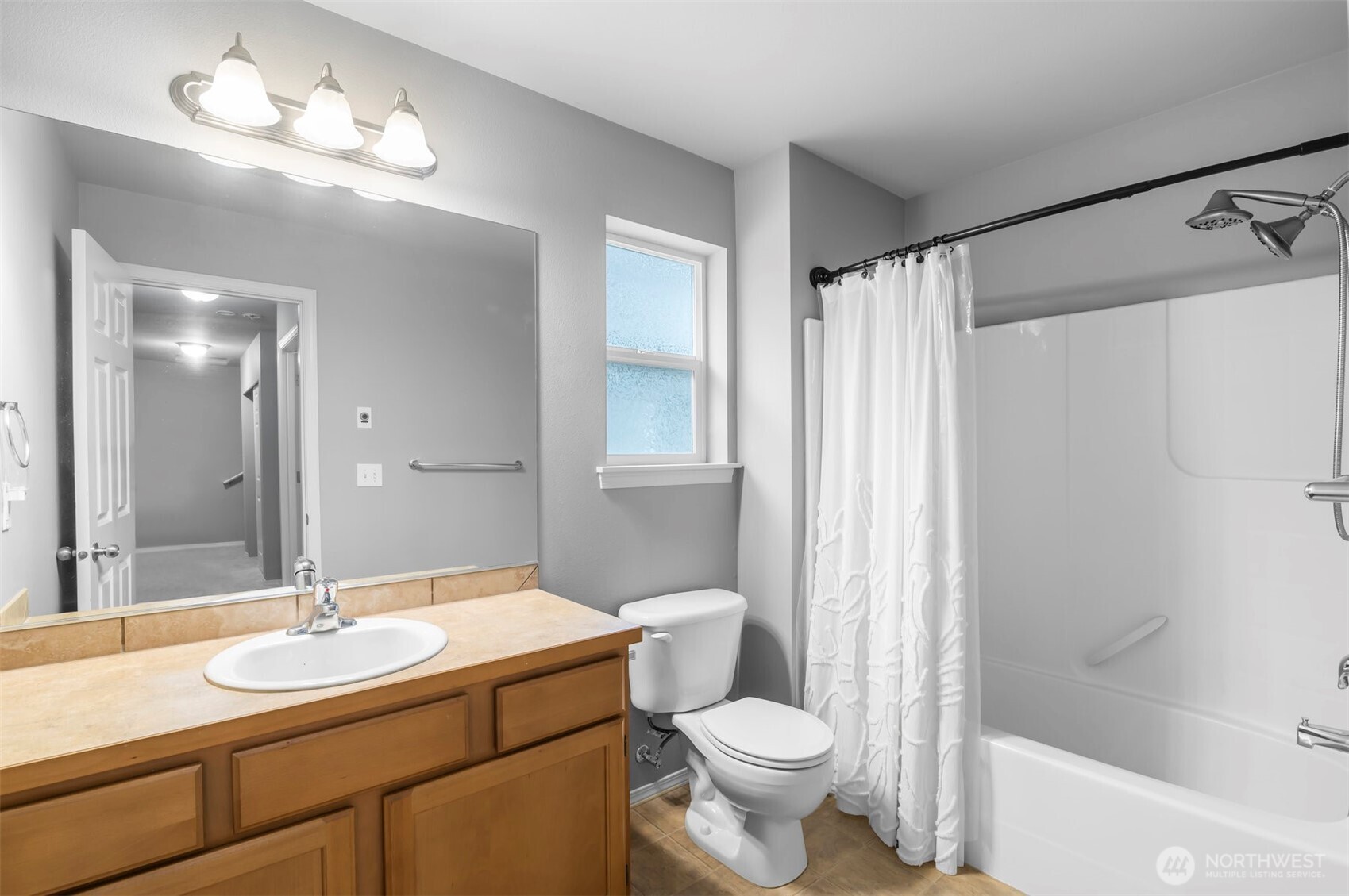 Lynnwood, Washington 98087, United States, 4 Bedrooms Bedrooms, ,3 BathroomsBathrooms,Residential,Active,191223