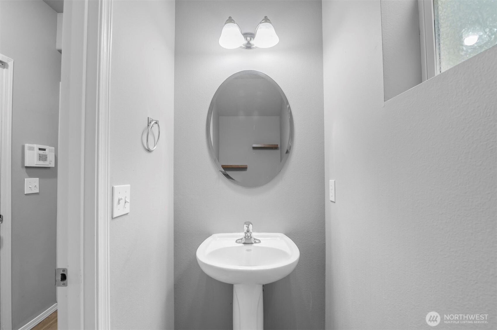 Lynnwood, Washington 98087, United States, 4 Bedrooms Bedrooms, ,3 BathroomsBathrooms,Residential,Active,191223