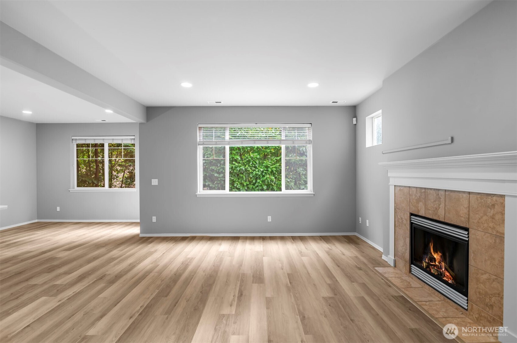 Lynnwood, Washington 98087, United States, 4 Bedrooms Bedrooms, ,3 BathroomsBathrooms,Residential,Active,191223