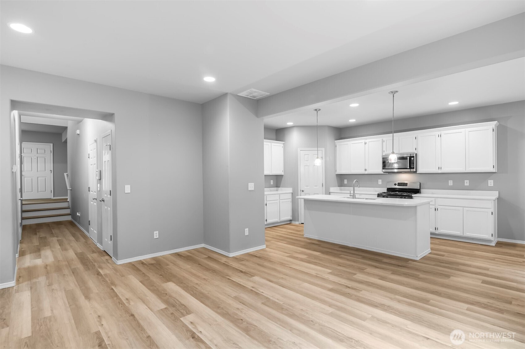 Lynnwood, Washington 98087, United States, 4 Bedrooms Bedrooms, ,3 BathroomsBathrooms,Residential,Active,191223