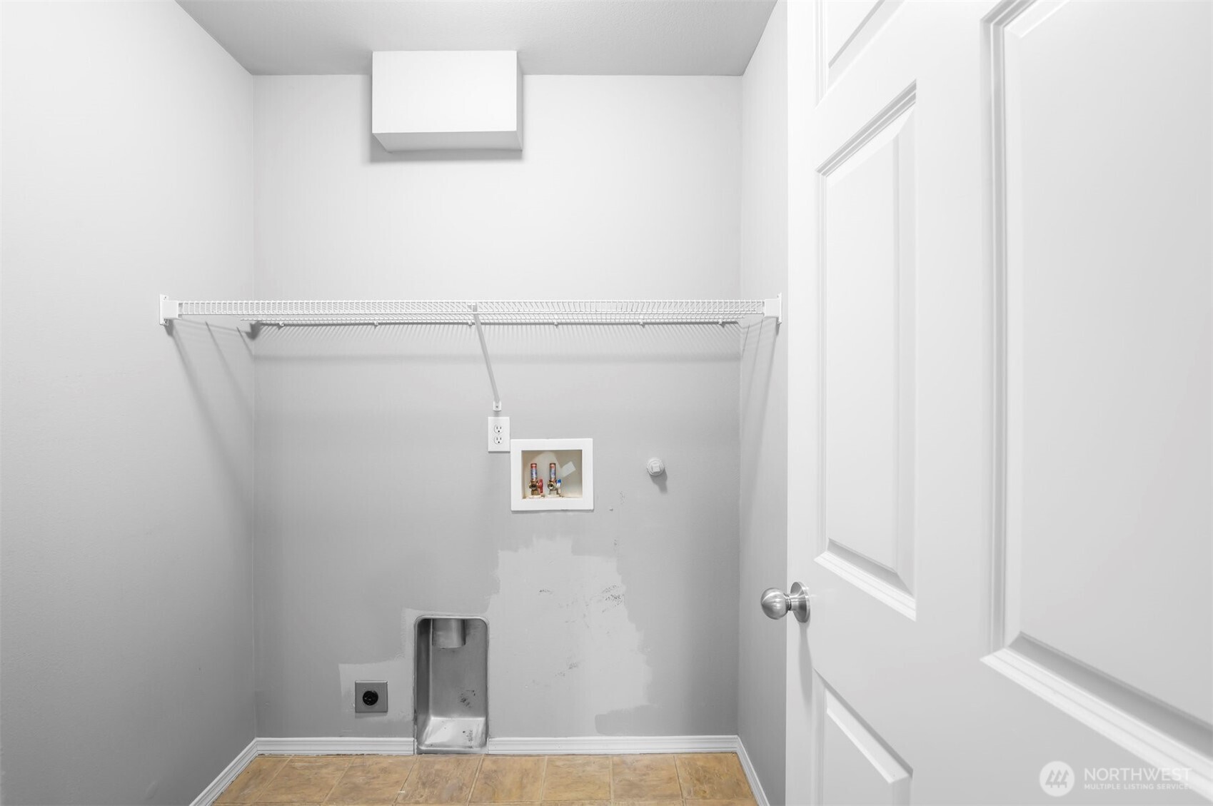 Lynnwood, Washington 98087, United States, 4 Bedrooms Bedrooms, ,3 BathroomsBathrooms,Residential,Active,191223