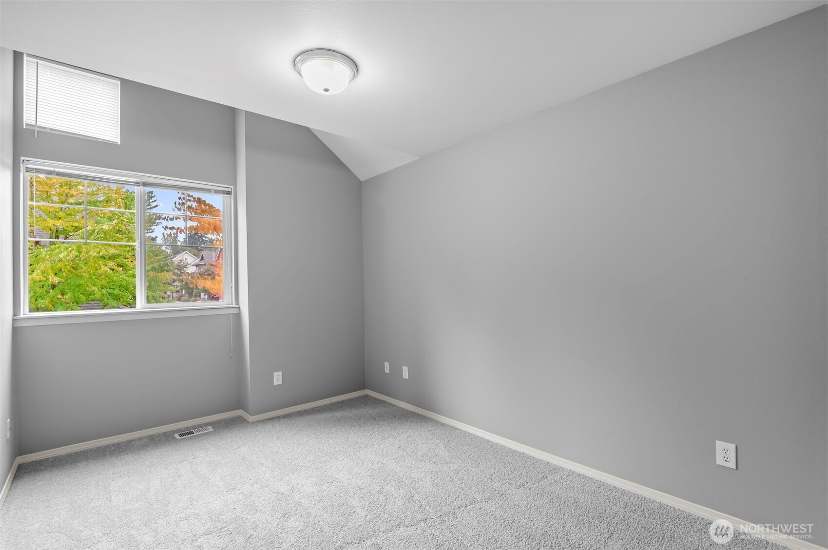 Lynnwood, Washington 98087, United States, 4 Bedrooms Bedrooms, ,3 BathroomsBathrooms,Residential,Active,191223