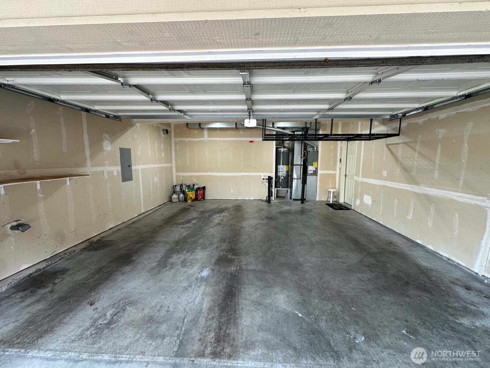 Lynnwood, Washington 98087, United States, 4 Bedrooms Bedrooms, ,3 BathroomsBathrooms,Residential,Active,191223