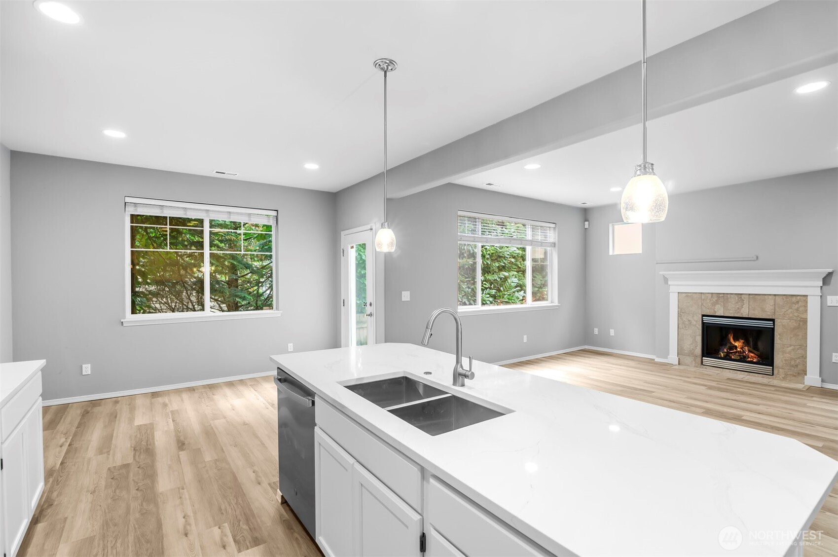 Lynnwood, Washington 98087, United States, 4 Bedrooms Bedrooms, ,3 BathroomsBathrooms,Residential,Active,191223