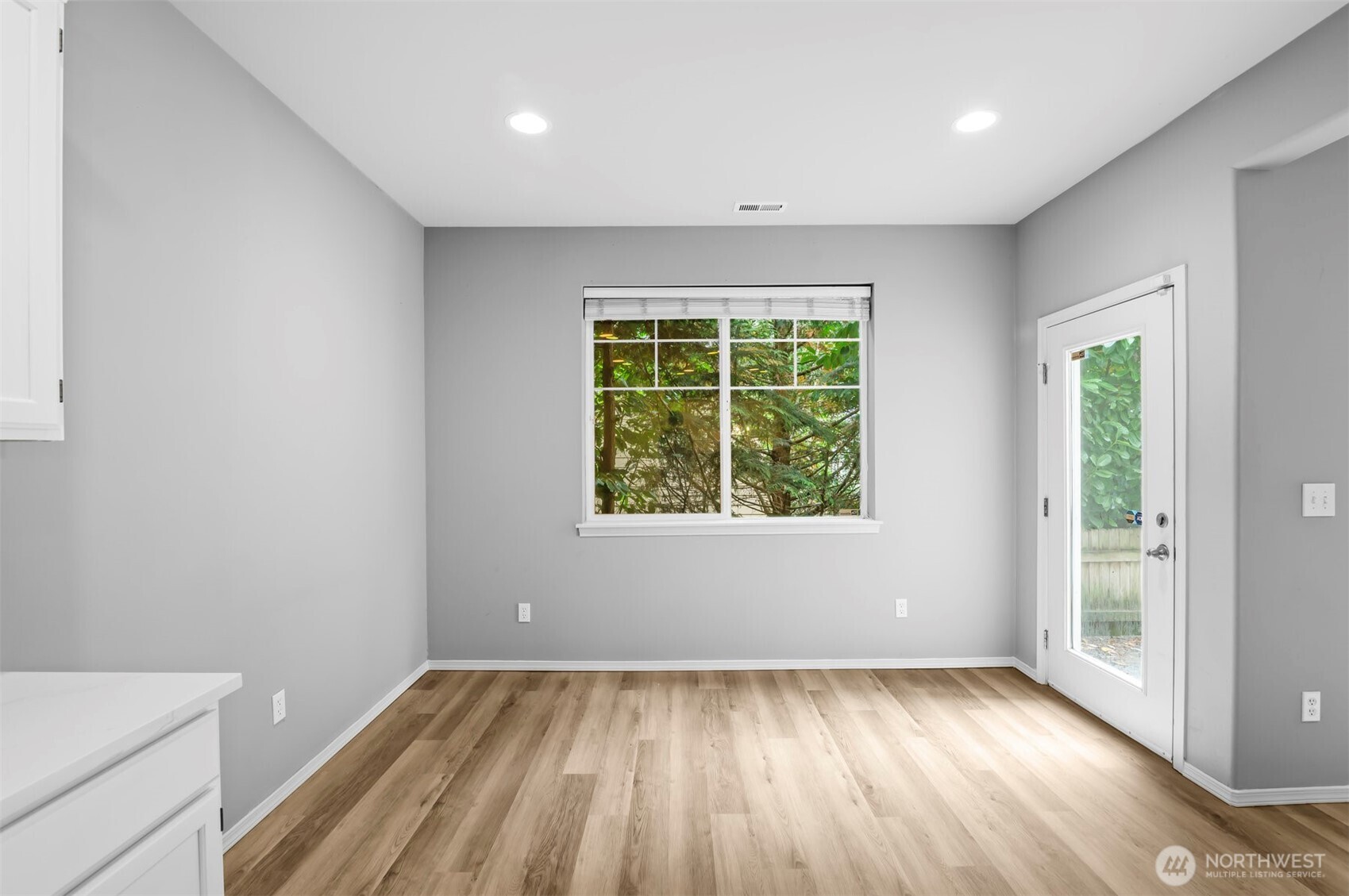 Lynnwood, Washington 98087, United States, 4 Bedrooms Bedrooms, ,3 BathroomsBathrooms,Residential,Active,191223