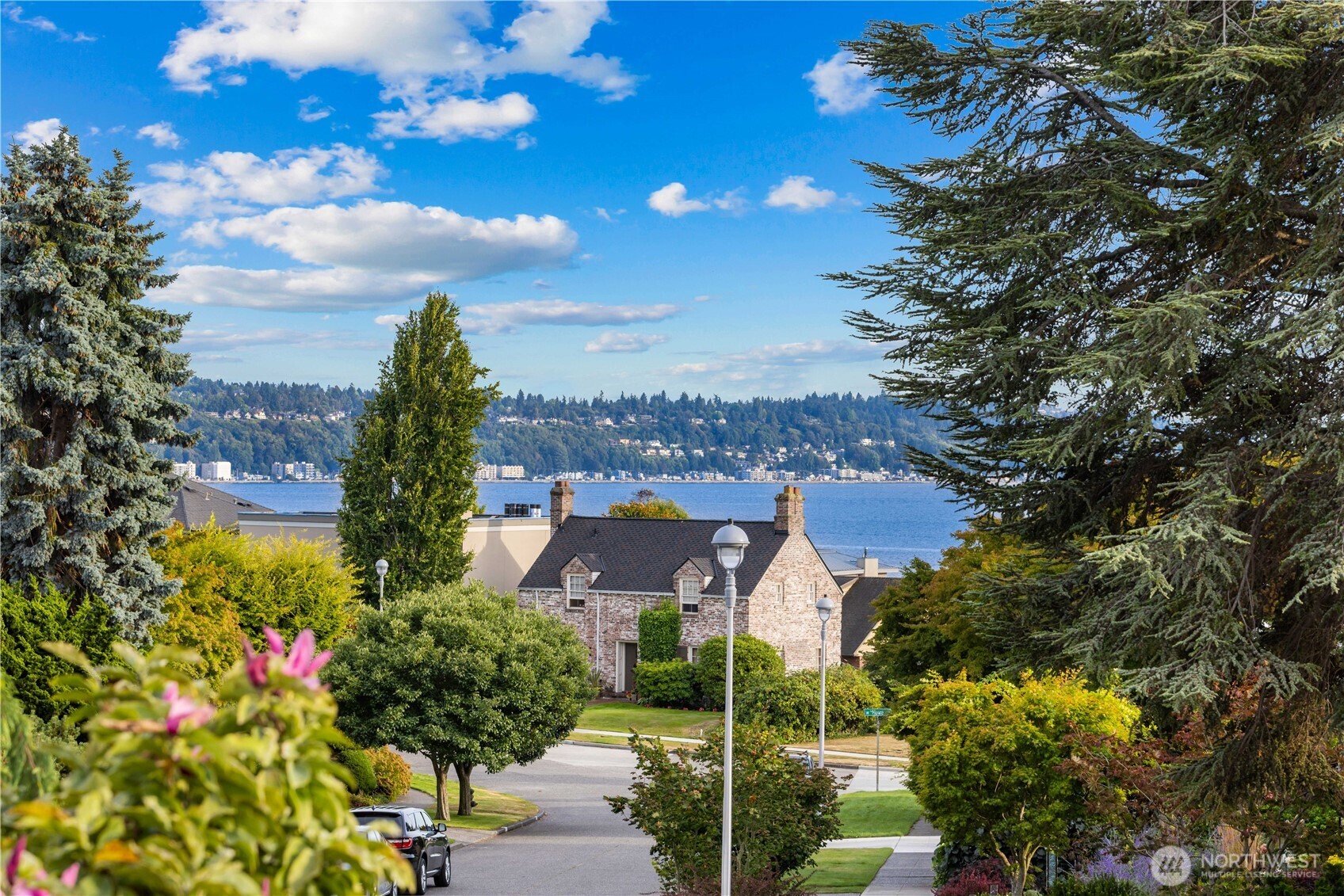 1946 Edgemont Place W