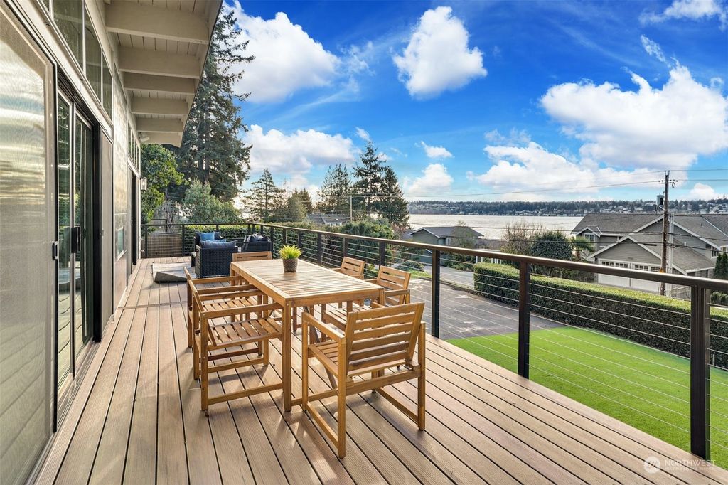 Photo of 13030 Holmes Point Drive NE, Kirkland, WA 98034 (MLS # 2191001)