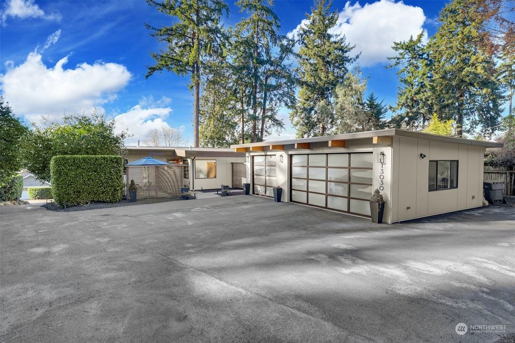 Photo of 13030 Holmes Point Drive NE, Kirkland, WA 98034 (MLS # 2191001)