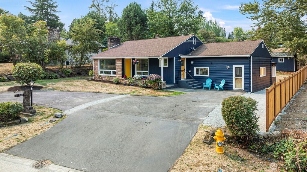Photo of 11807 Military Road S, Burien, WA 98168 (MLS # 2430238)