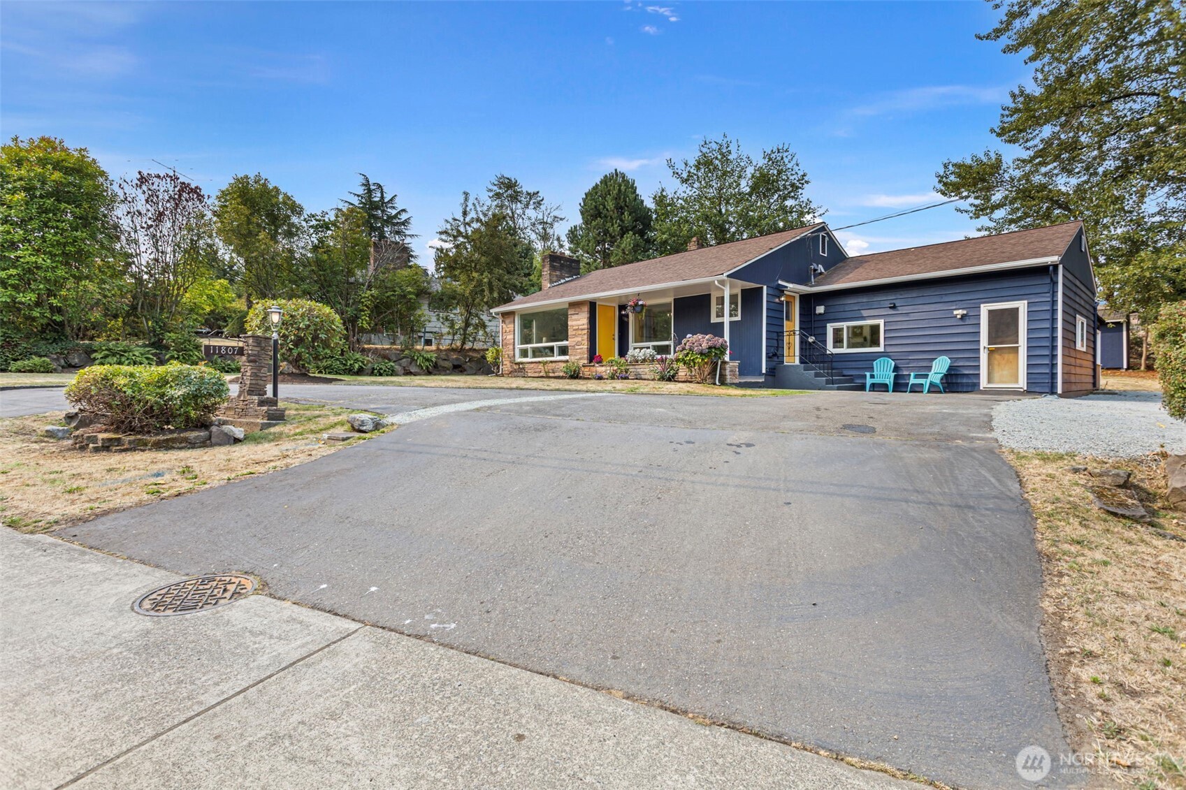 11807 Military Road S