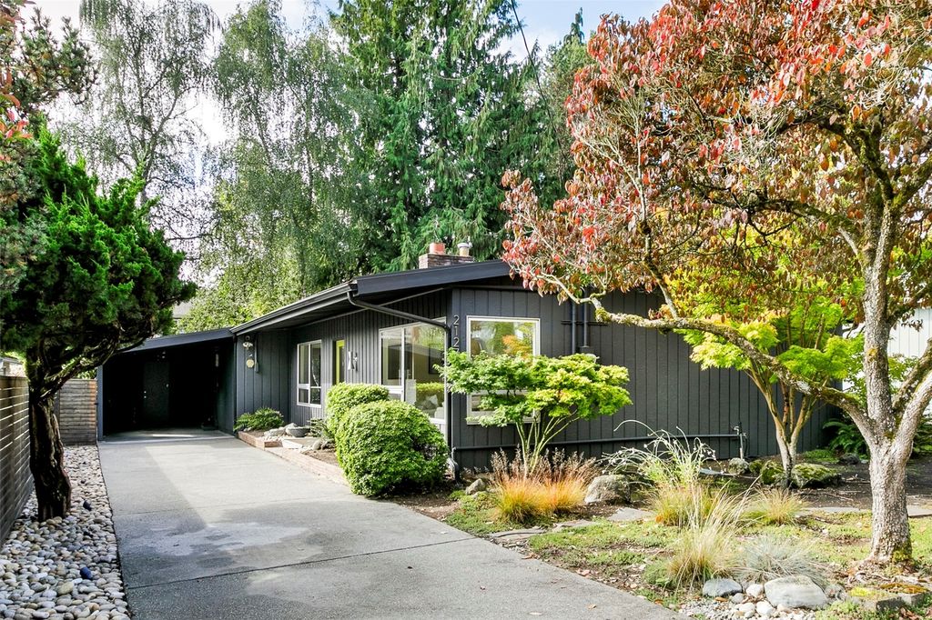 Photo of 2127 N 117th Street, Seattle, WA 98133 (MLS # 2293800)