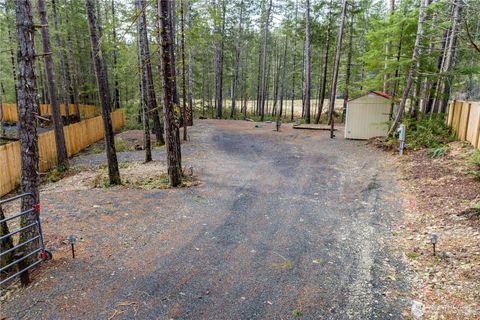 81 N Kings Way S Hoodsport WA 98548