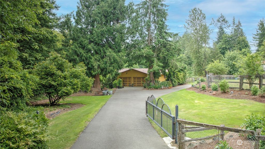 Photo of 20810 184th Avenue SE, Renton, WA 98058 (MLS # 2133140)