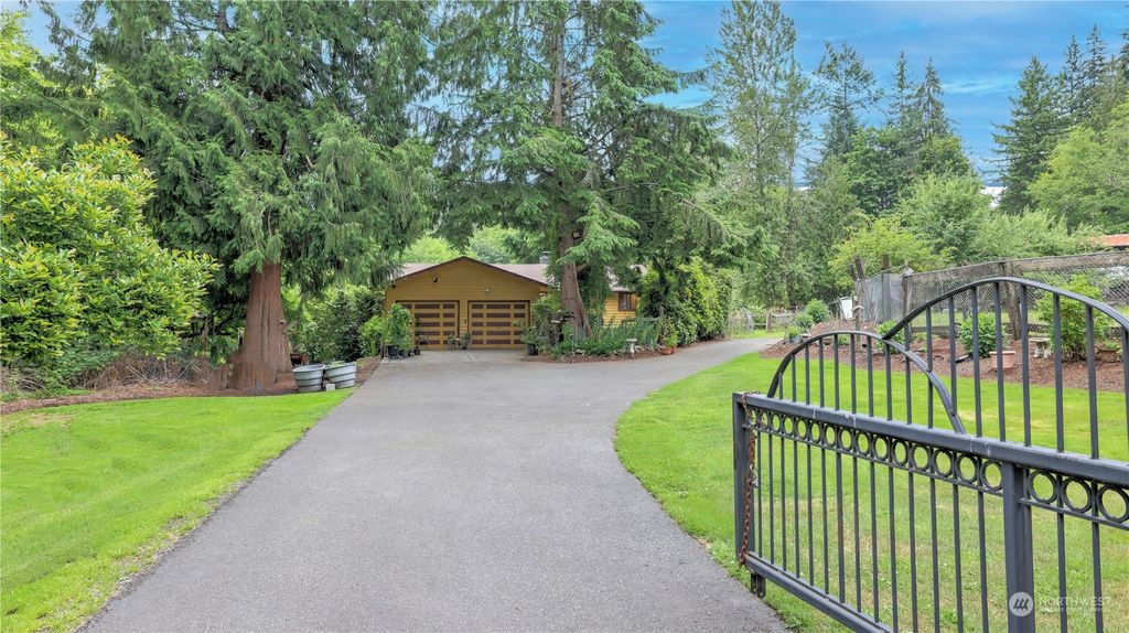 Photo of 20810 184th Avenue SE, Renton, WA 98058 (MLS # 2133140)