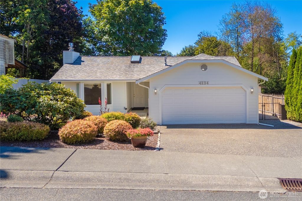 Photo of 4234 SW 338th Street, Federal Way, WA 98023 (MLS # 2419466)