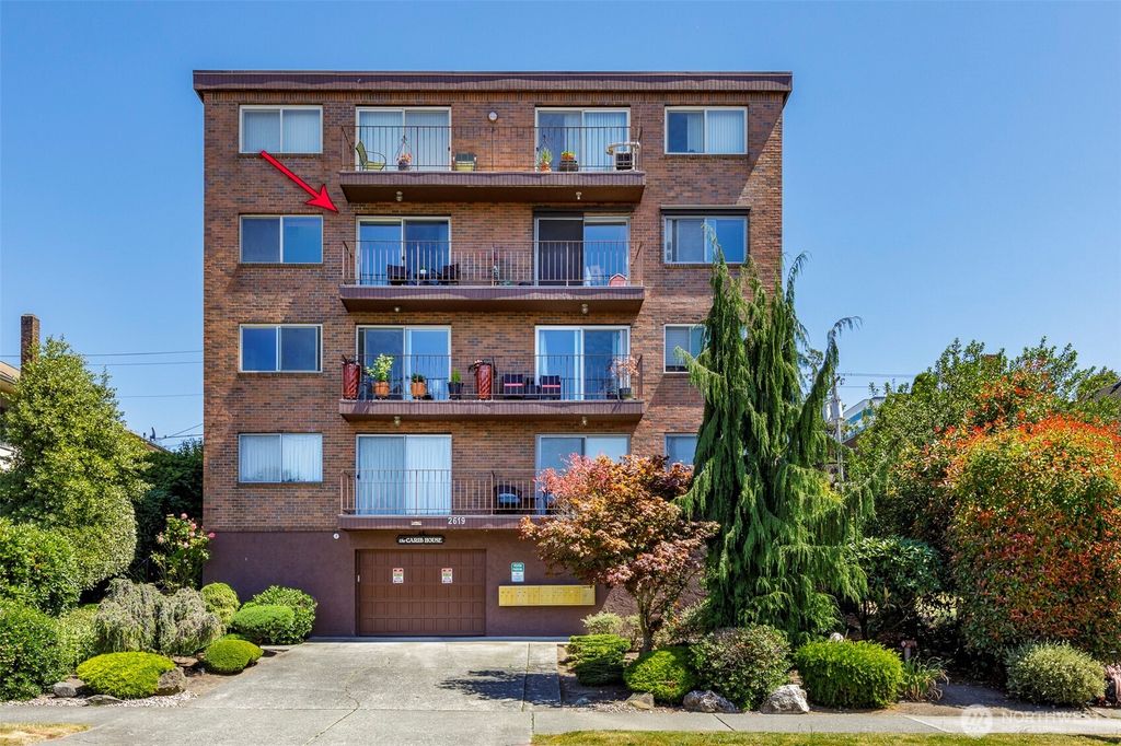 Photo of 2619 Rucker Avenue #10, Everett, WA 98201 (MLS # 2335814)