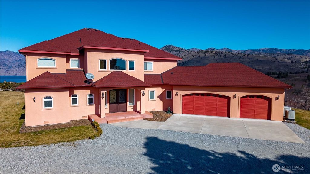 Photo of 555 Loop Avenue, Manson, WA 98831 (MLS # 2497113)