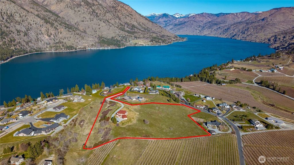 Photo of 555 Loop Avenue, Manson, WA 98831 (MLS # 2497113)