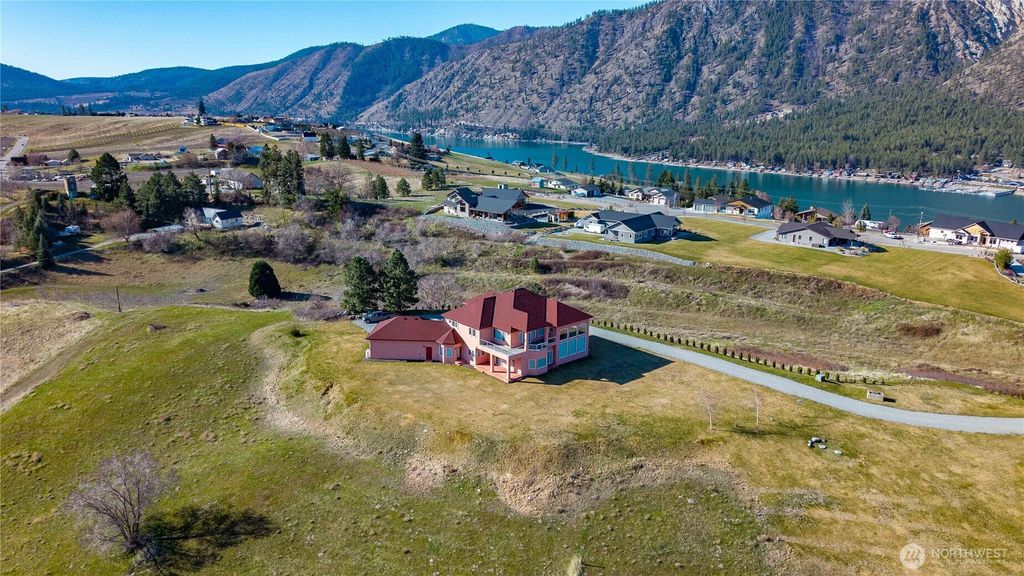 Photo of 555 Loop Avenue, Manson, WA 98831 (MLS # 2497113)