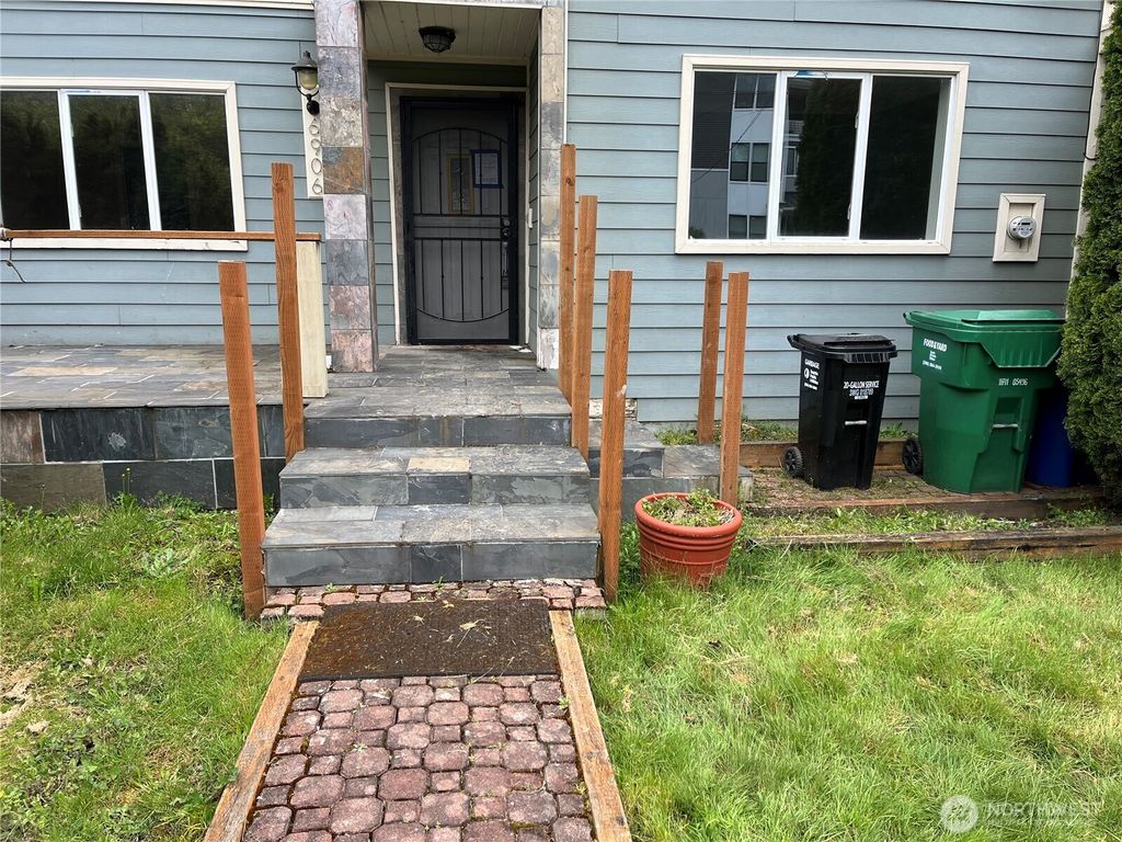 Photo of 6906 55th Avenue S, Seattle, WA 98118 (MLS # 2527905)