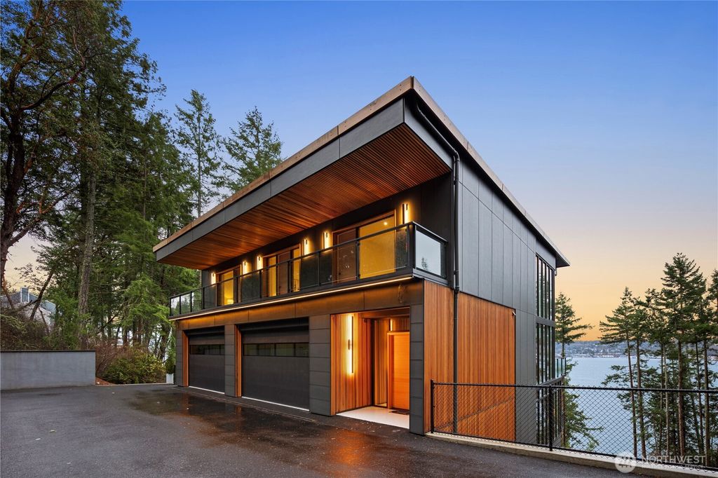 Photo of 107 27th Avenue NW, Gig Harbor, WA 98335 (MLS # 2466039)