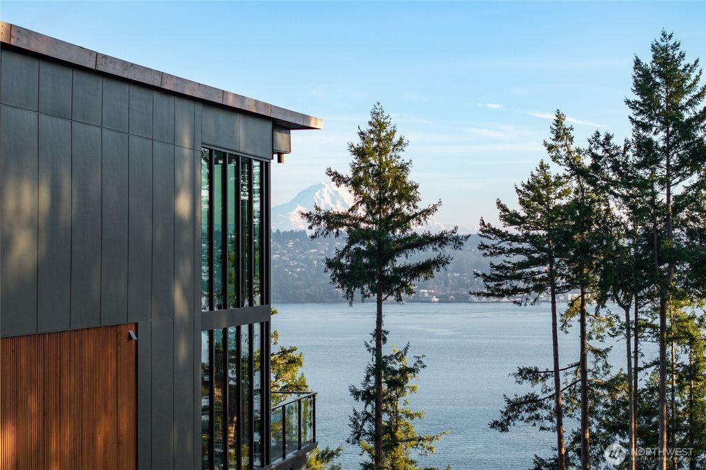 Photo of 107 27th Avenue NW, Gig Harbor, WA 98335 (MLS # 2466039)