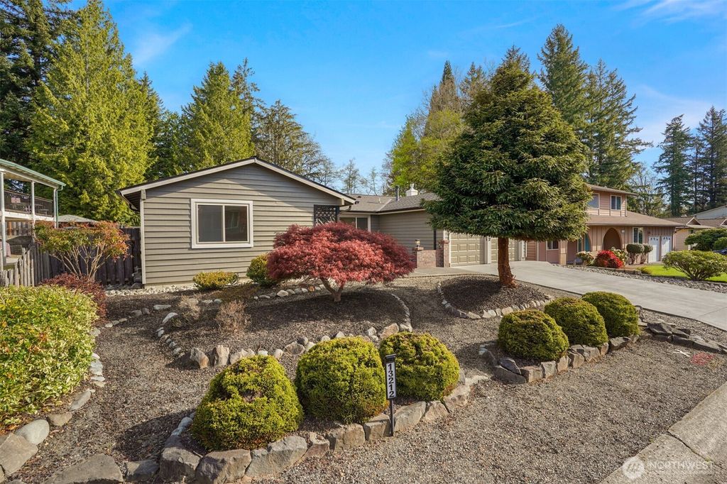 Photo of 13212 SE 159th Place, Renton, WA 98058 (MLS # 2360039)