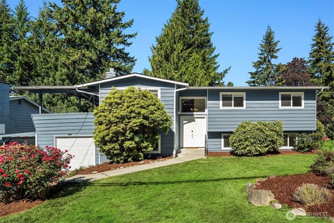 Photo of 8610 NE 137th Street, Kirkland, WA 98034 (MLS # 2577141)