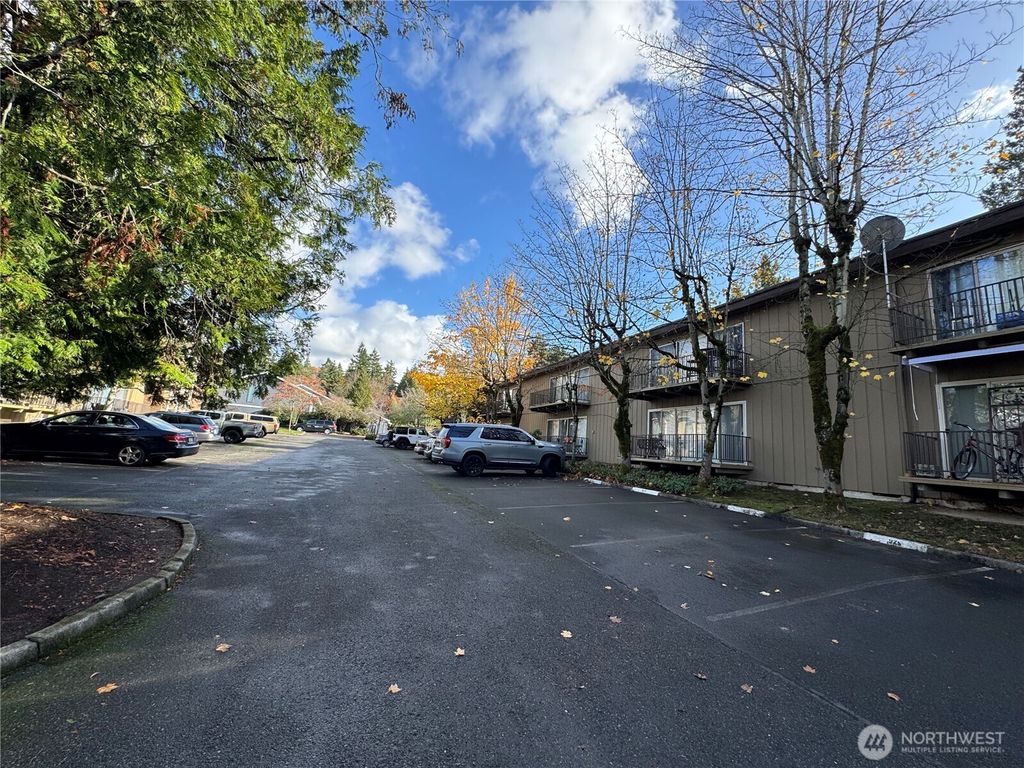 Photo of 11004 NE 68th Street #910, Kirkland, WA 98033 (MLS # 2454194)
